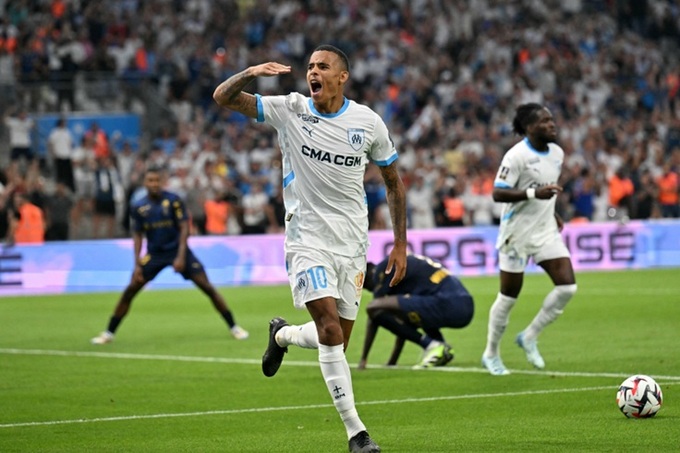Greenwood vừa lập poker vào lưới của Le Havre để giúp Marseille thắng 6-2