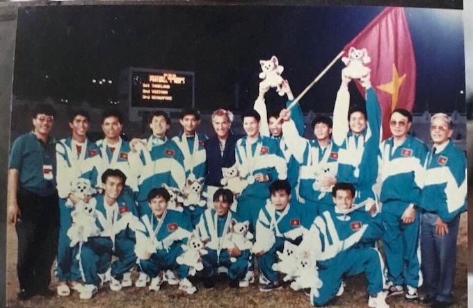 ĐT Việt Nam giành HCB tại SEA Games 1995 ở Chiang Mai. Ảnh: Tư liệu 