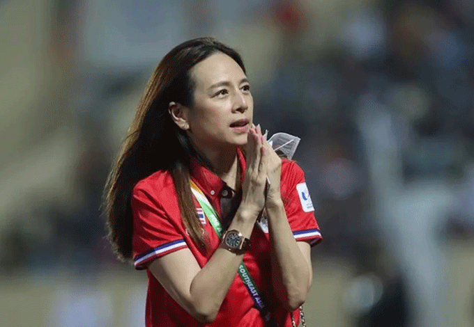 Madam Pang trần tình việc sa thải HLV Ishii 