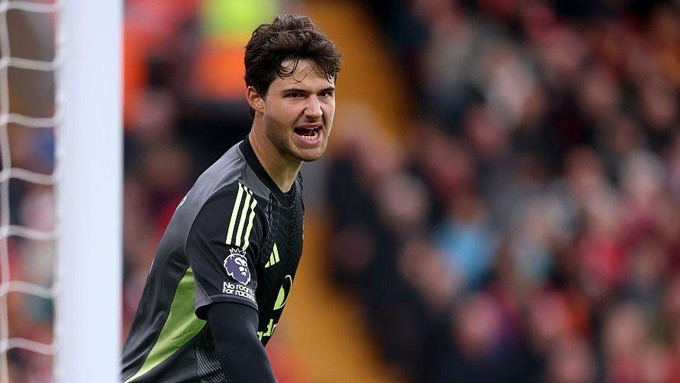 Lammens không hẳn là không mắc lỗi trước Liverpool