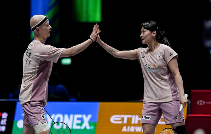 Chae Yu-jung dìu dắt đàn em Lee Jong-min ở các giải đấu trên Tour trong năm nay trước khi treo vợt