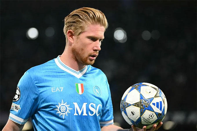Bruyne đang khiến Conte khó xử