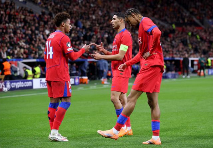 Hakimi trong chiến thắng 7-2 của PSG trước Leverkusen