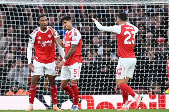 Arsenal đang có cơ hội lớn để bứt phá ở 5 vòng đấu tới