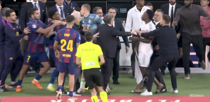 Vinicius là tác nhân chính gây ra cuộc xô xát sau trận