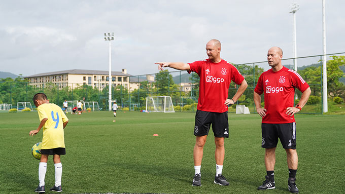 Các lò đào tạo lớn của Hà Lan như Ajax đang dần hướng tới việc rèn luyện thể lực nhiều hơn