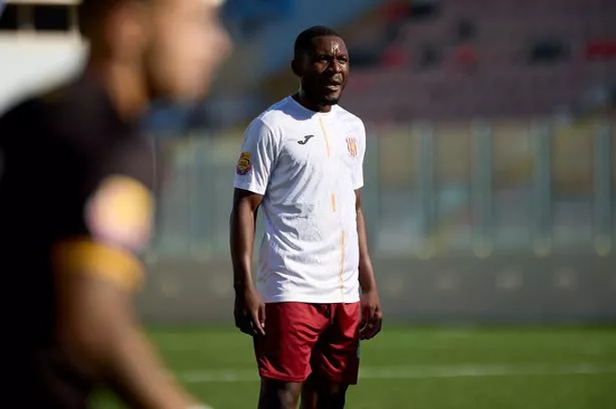 Minala giờ đang thi đấu ở Malta