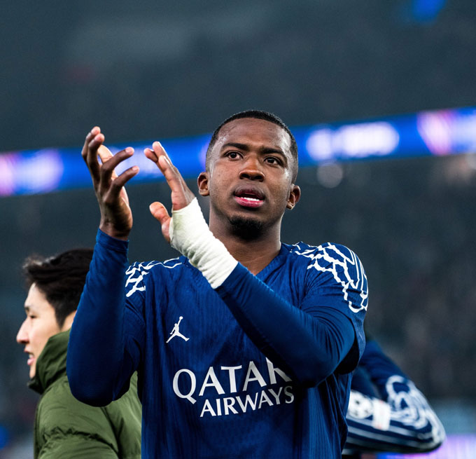 Pacho sắp gia hạn với PSG