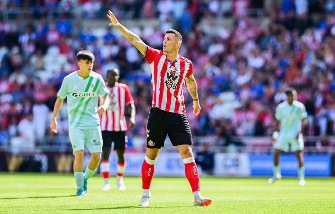 Xhaka đang là thủ lĩnh nơi tuyến giữa của Sunderland