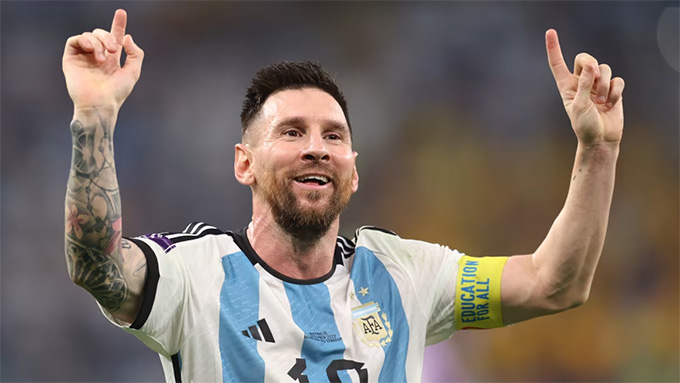 Messi được gọi là La Pulga vi vóc dáng nhỏ bé của mình