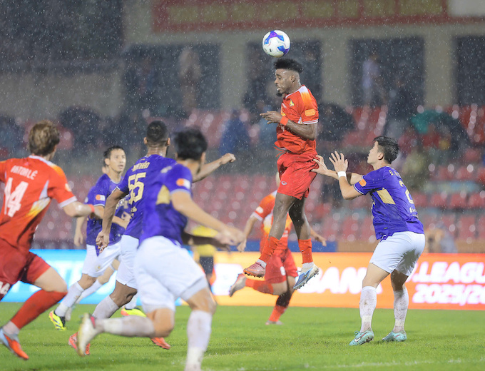 Hà Tĩnh đã giành chiến thắng sau 5 trận toàn hoà và thua. Ảnh: Đức Cường