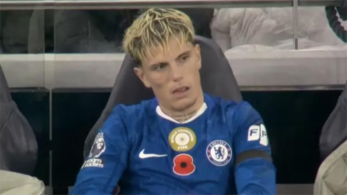 Garnacho thất vọng khi bị thay ra