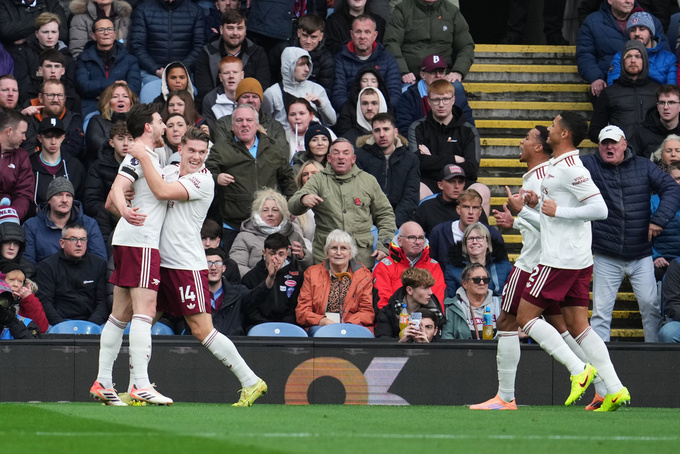 Arsenal dễ dàng đánh bại Burnley 2 bàn không gỡ