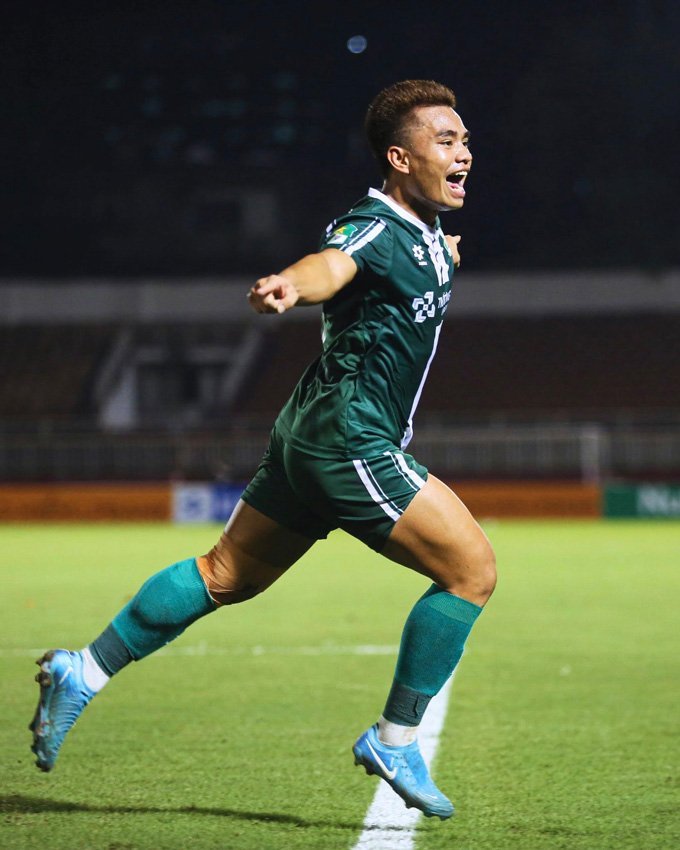Tiền đạo người Huế đã chơi rất hay kể từ thời điểm vào sân thay cho Lương Xuân Trường