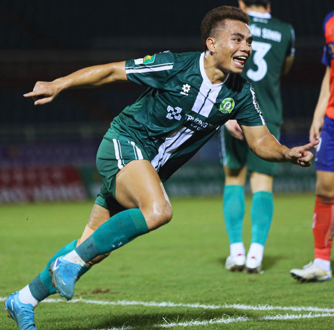 Hồ Thanh Minh lập cú đúp cho Đồng Nai