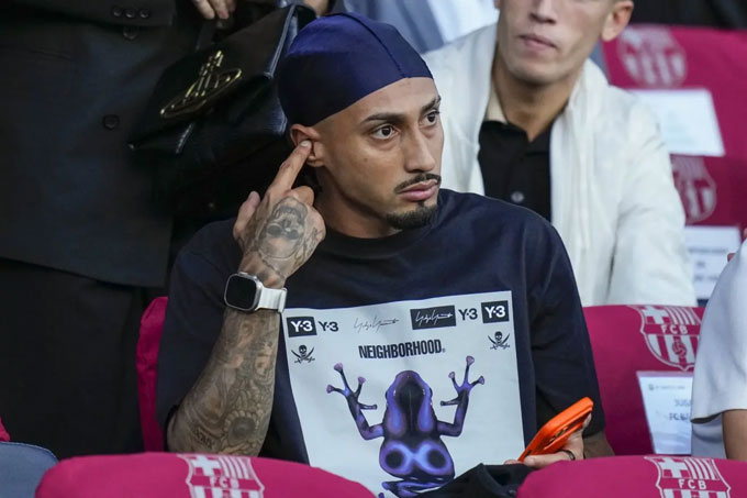 Raphinha bực tức với kết quả bầu chọn của FIFPro