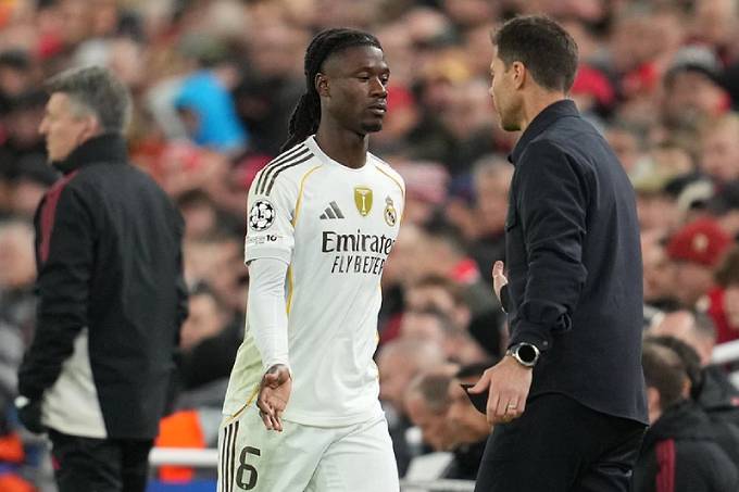 Camavinga chơi hay khi đá cánh phải ở El Clasico nhưng gây thất vọng trước Liverpool