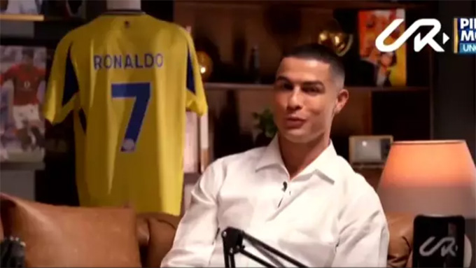  Cristiano Ronaldo trở thành cầu thủ tỷ phú đầu tiên