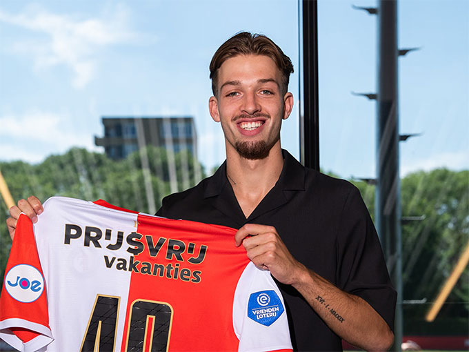 Valente mới ký hợp đồng 4 năm với Feyenoord