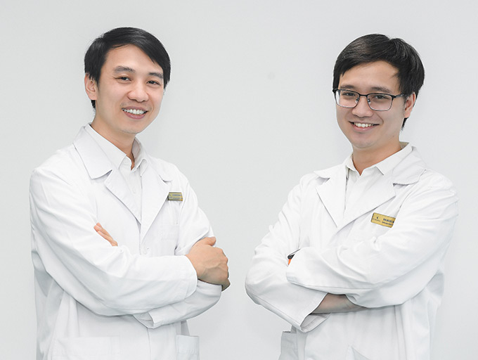 Hai bác sỹ khuyến nghị về trường hợp của Xuân Son khi lên ĐT Việt Nam - Ảnh: NVCC