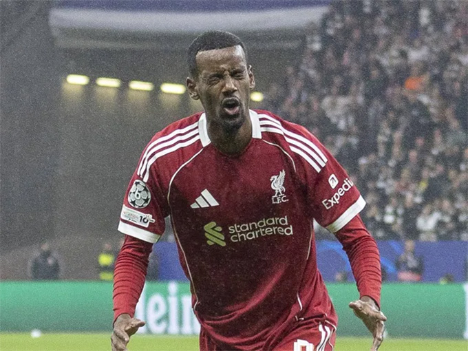 HLV Slot xác nhận Isak vắng mặt ở đại chiến Man City vs Liverpool