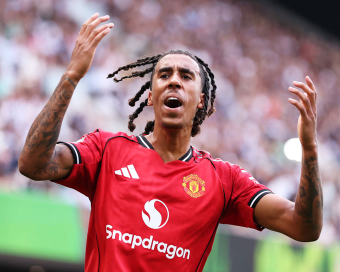 Yoro khẳng định MU đang đi đúng hướng khi loại bỏ những cầu thủ không còn khát khao cống hiến