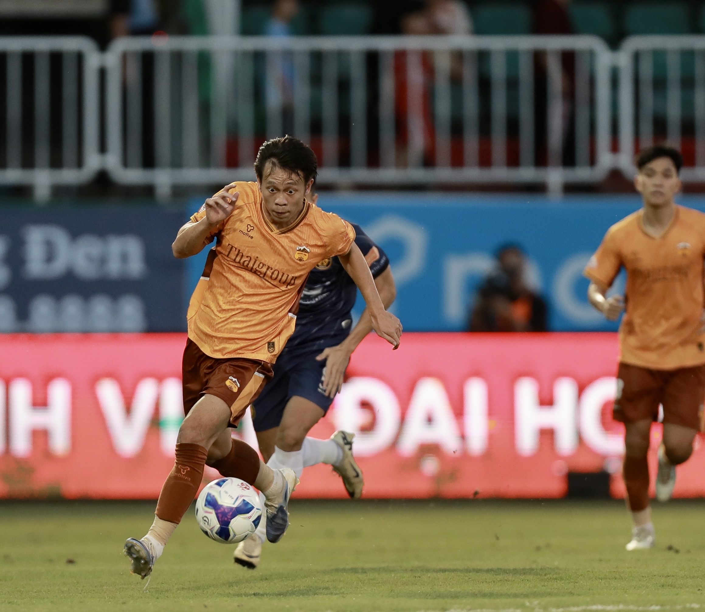 HAGL chia điểm với Thanh Hoá ở vòng 11 V.League 2025/26 (Ảnh: Đức Cường)