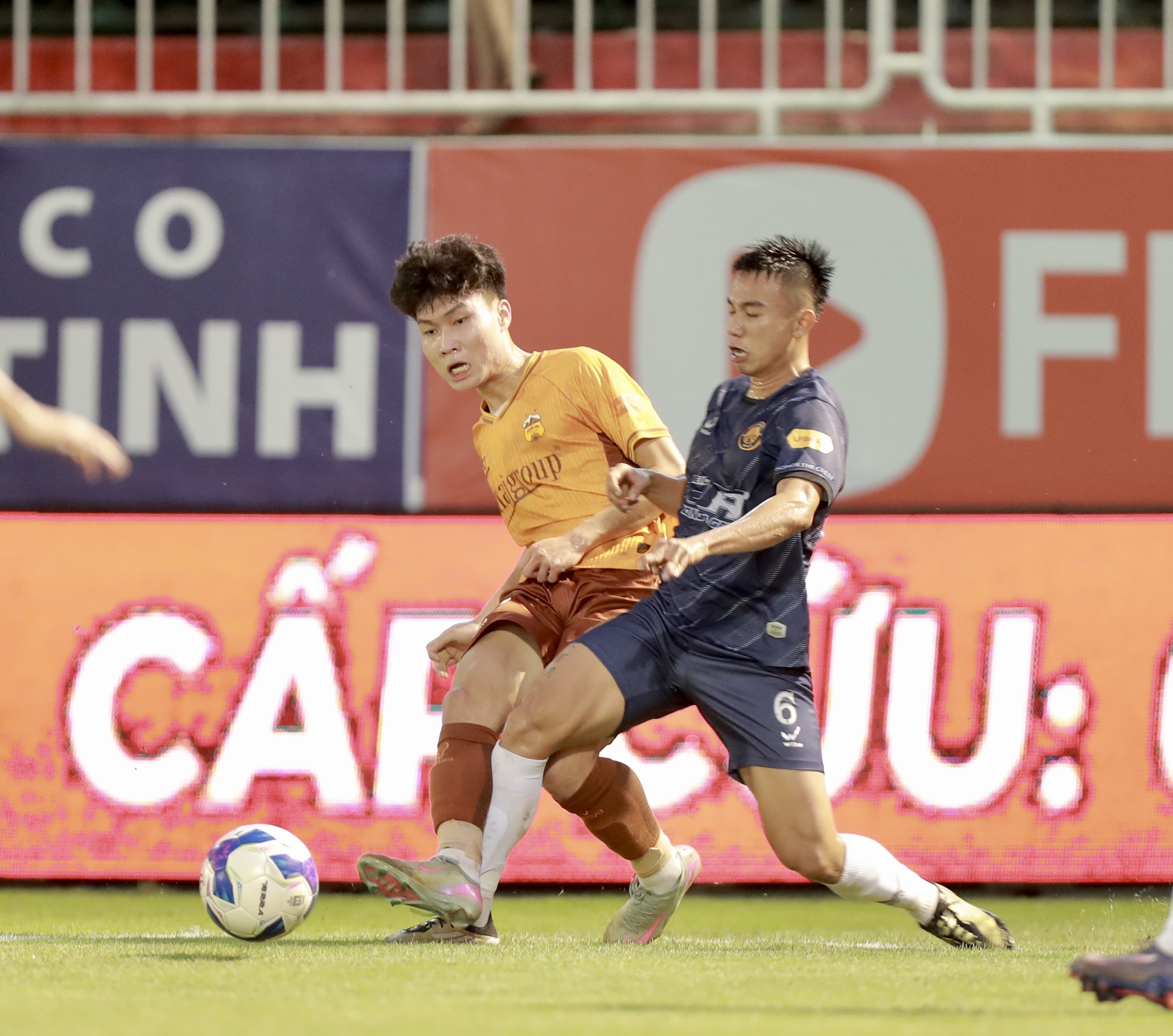 HAGL chia điểm với Thanh Hoá ở vòng 11 V.League 2025/26 (Ảnh: Đức Cường)