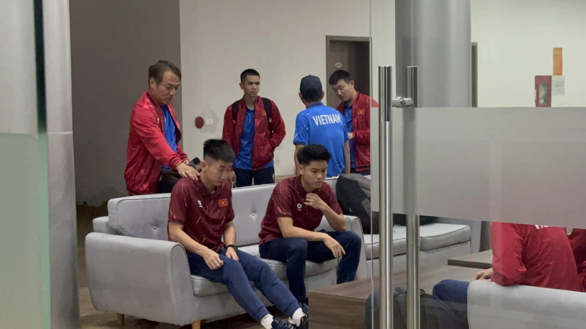 Các tuyển thủ chuẩn bị lên đường