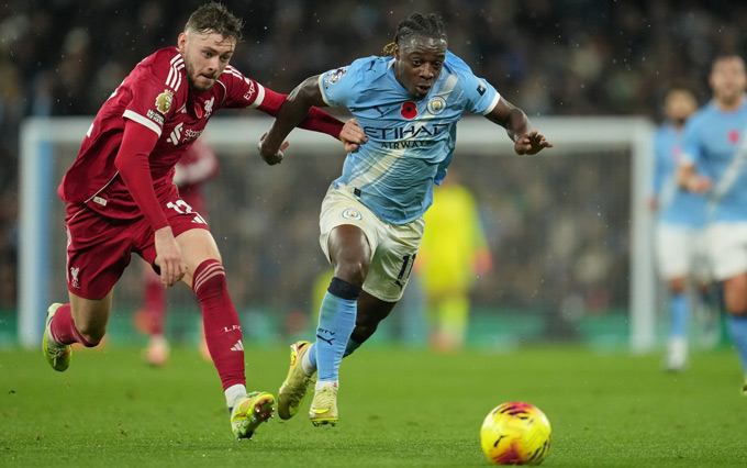 Doku đã khiến hàng thủ Liverpool trải qua một đêm ác mộng