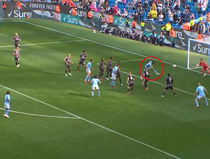 VAR vẫn công nhận bàn thắng cho Man City