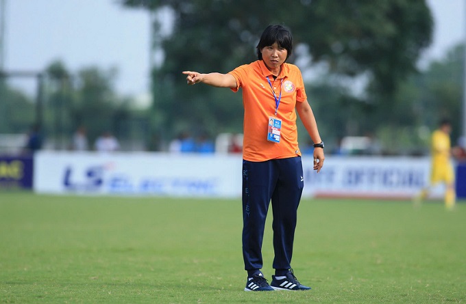 HLV Đoàn Thị Kim Chi đặt mục tiêu phải thắng 2 trận đầu. Ảnh: Phan Tùng 