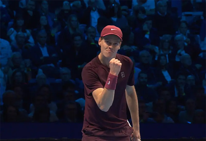 Sinner vô đối trên sân trong nhà với 722 ngày bất bại