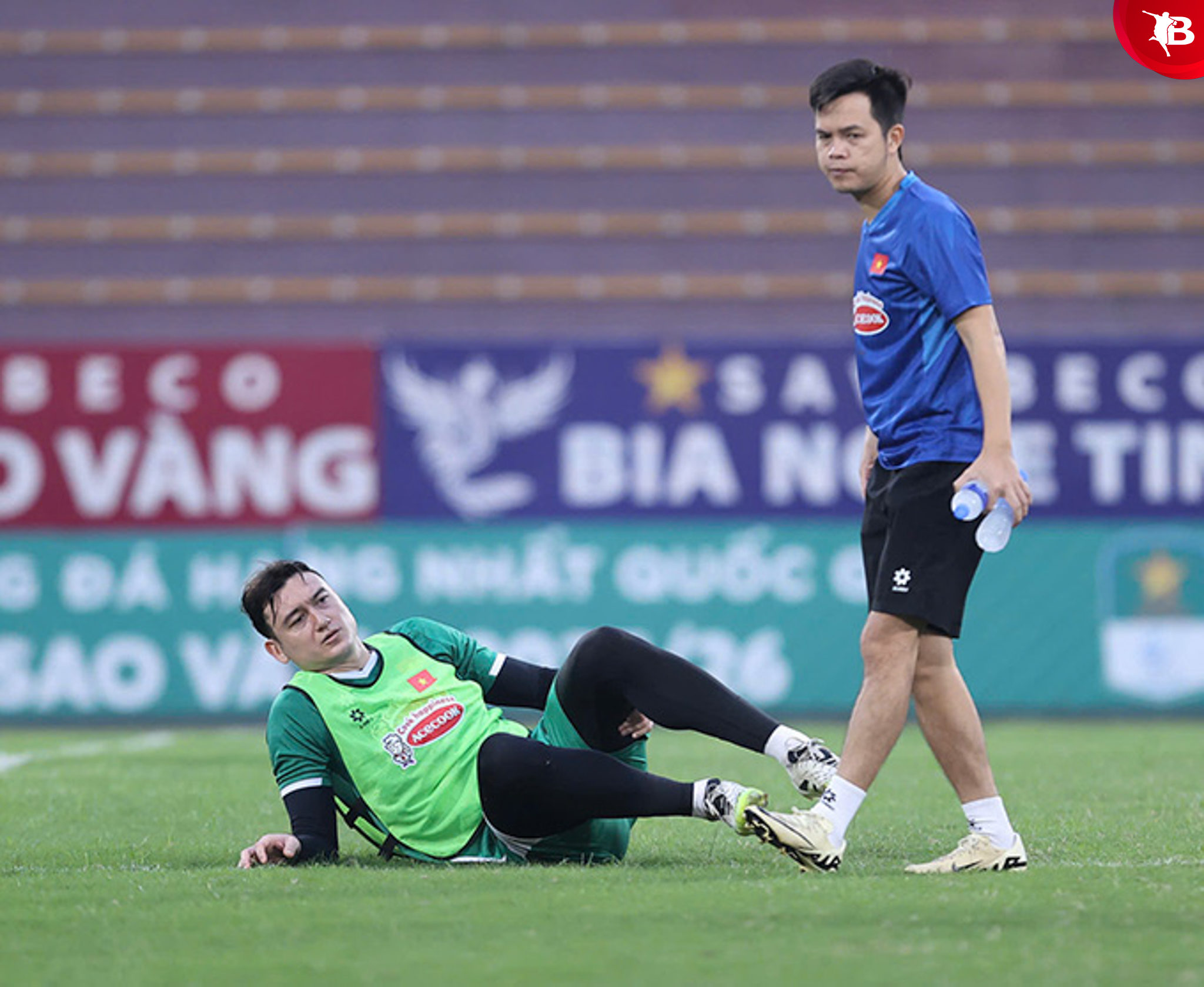 Thủ môn Văn Lâm tập riêng với bác sỹ ĐT Việt Nam 