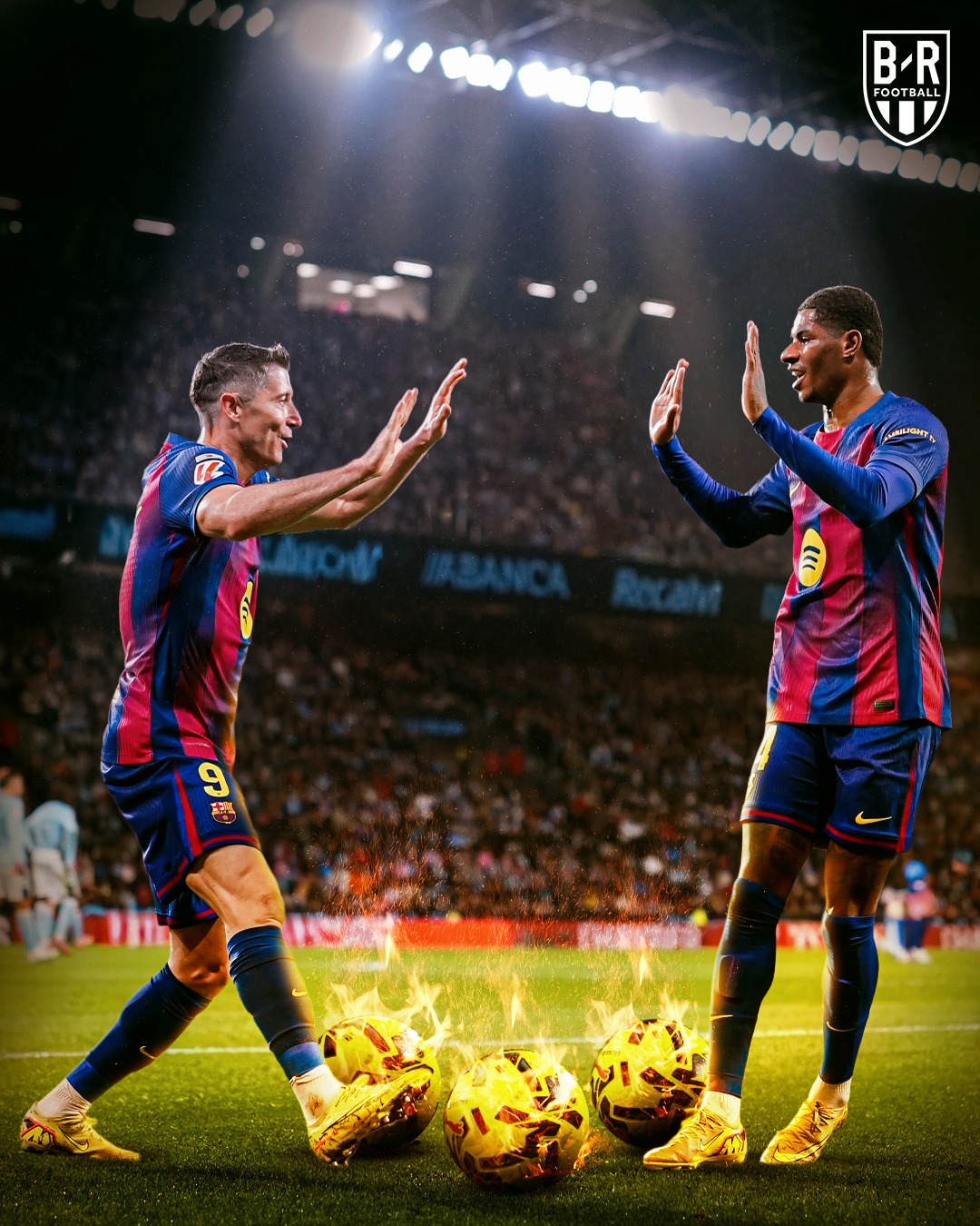 Những quả tạt của Rashford đã giúp Lewandowski có cú hat-trick 