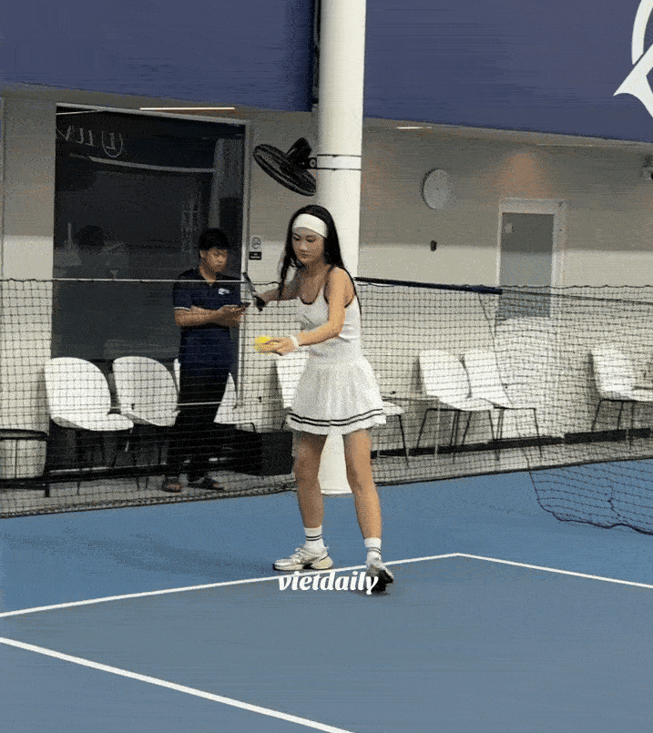 Hình ảnh Phương Linh chơi pickleball gây tranh cãi