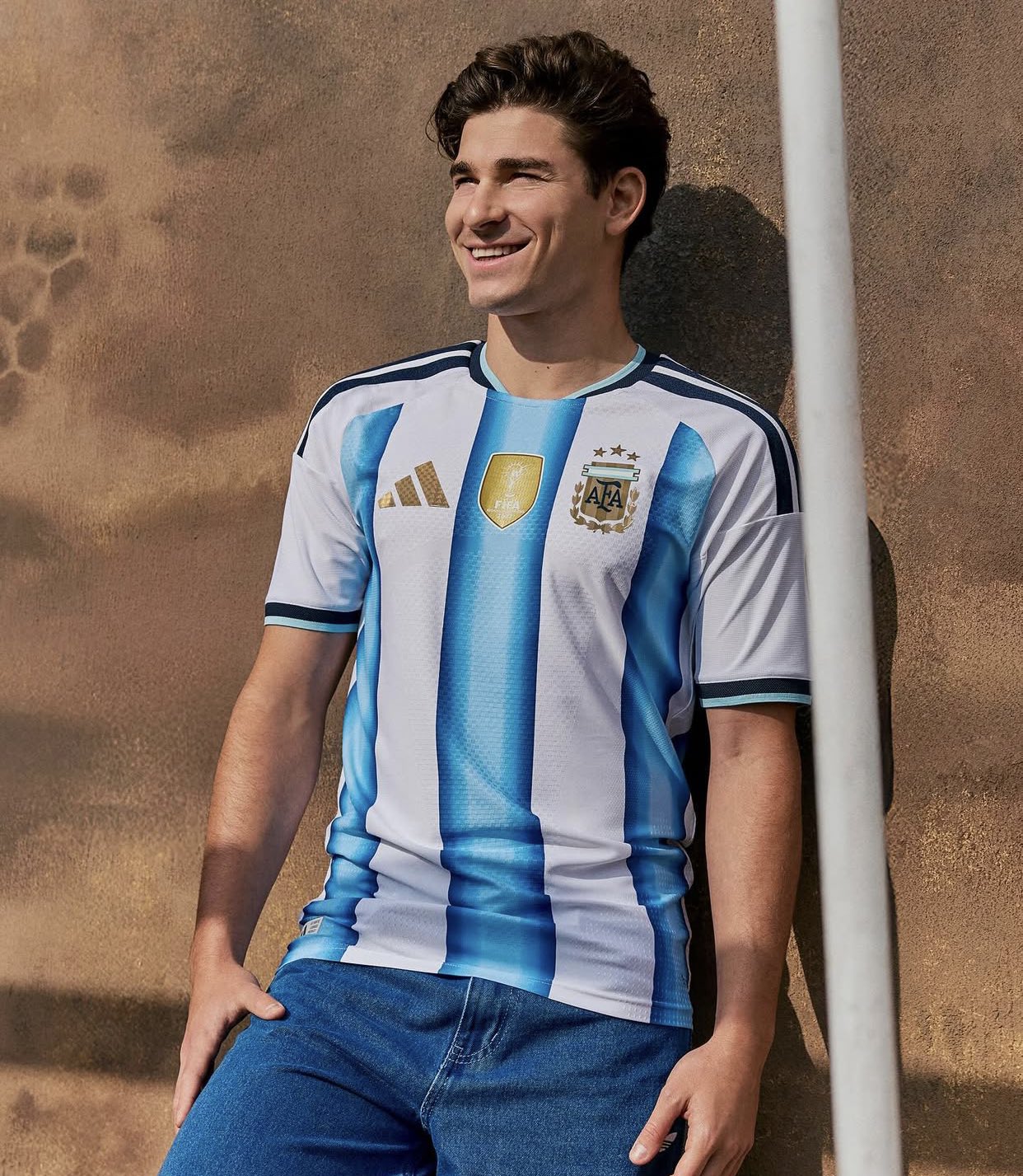 Alvarez không thể lên tuyển trong tháng này