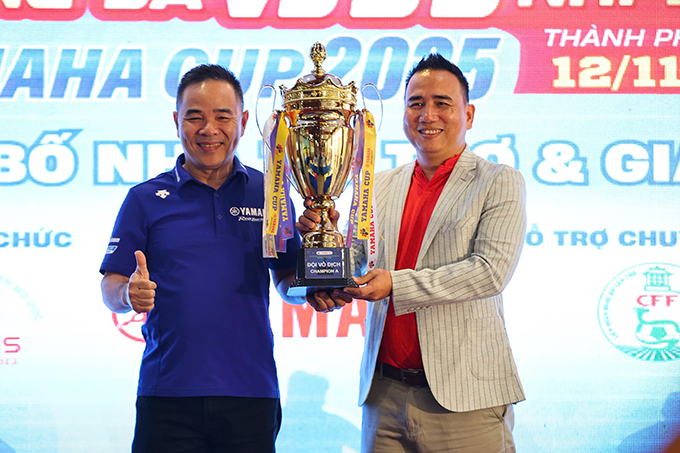 BTC giới thiệu cúp vô địch 