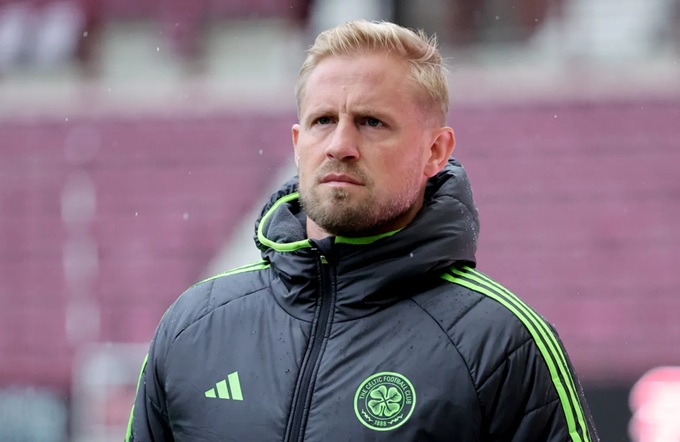 Thủ môn – Kasper Schmeichel (con trai của Peter)