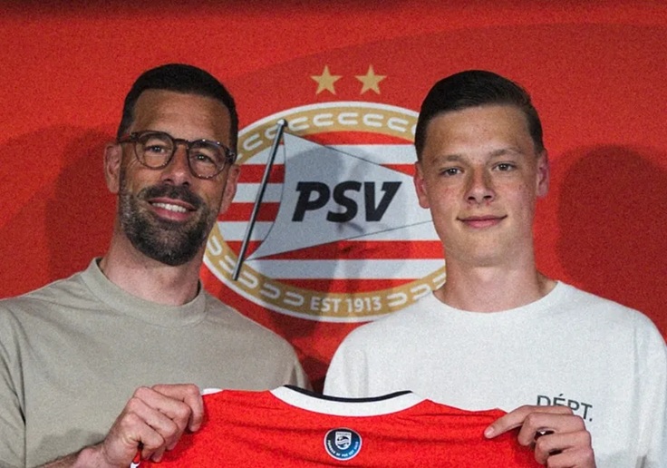 Trung phong – Liam van Nistelrooy (con trai của Ruud)