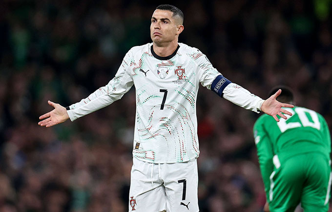 Phản ứng của Ronaldo như thể anh ta vô tội!