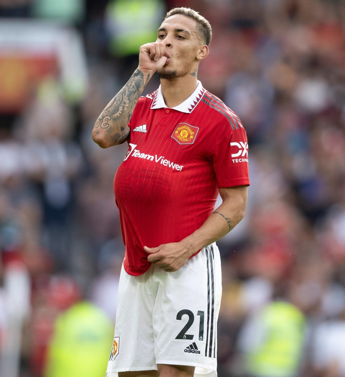 Kiểu ăn mừng "Đặt bóng vào bụng"