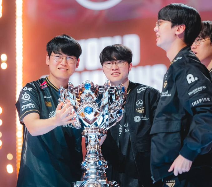 Gumayushi (trái) và Doran (phải) sẽ hết hạn hợp đồng với T1 vào ngày 17/11/2025