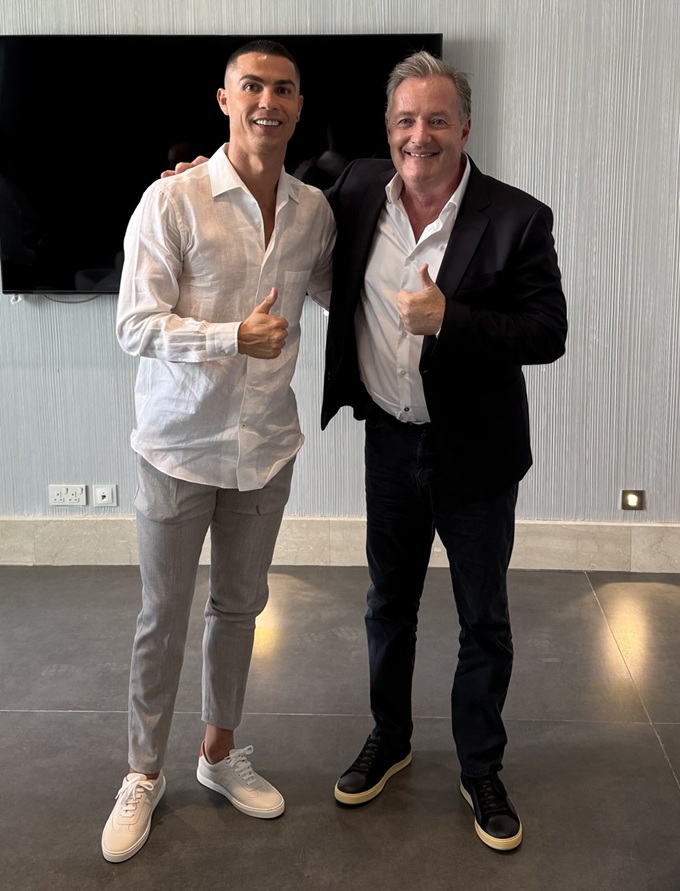 Ronaldo có mối quan hệ thân tình với Piers Morgan