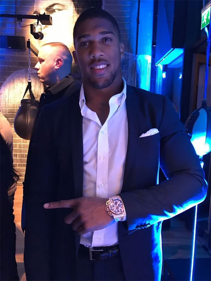 Võ sỹ quyền Anh Anthony Joshua có rất nhiều nhà tài trợ