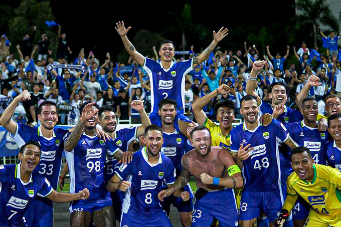 CLB Persib Bandung lập kỷ lục về doanh thu áo đấu