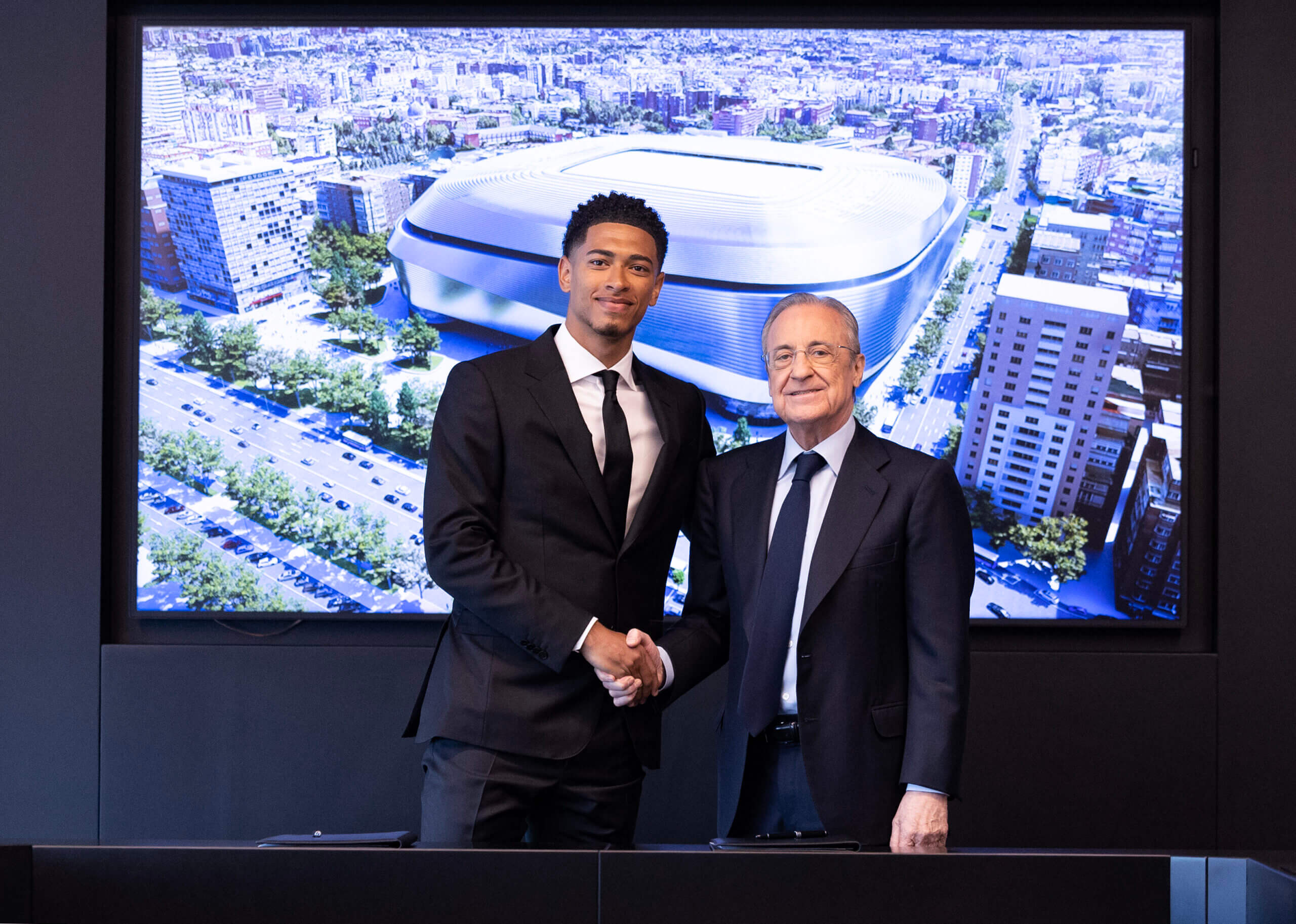 Perez đã tái đắc cử chức chủ tịch với mục tiêu hàng đầu: biến sân Bernabéu thành "cỗ máy in tiền"