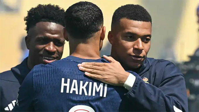 Mbappe luôn có mối quan hệ tốt đẹp với CĐV PSG và đồng đội cũ tại đội bóng Thủ đô