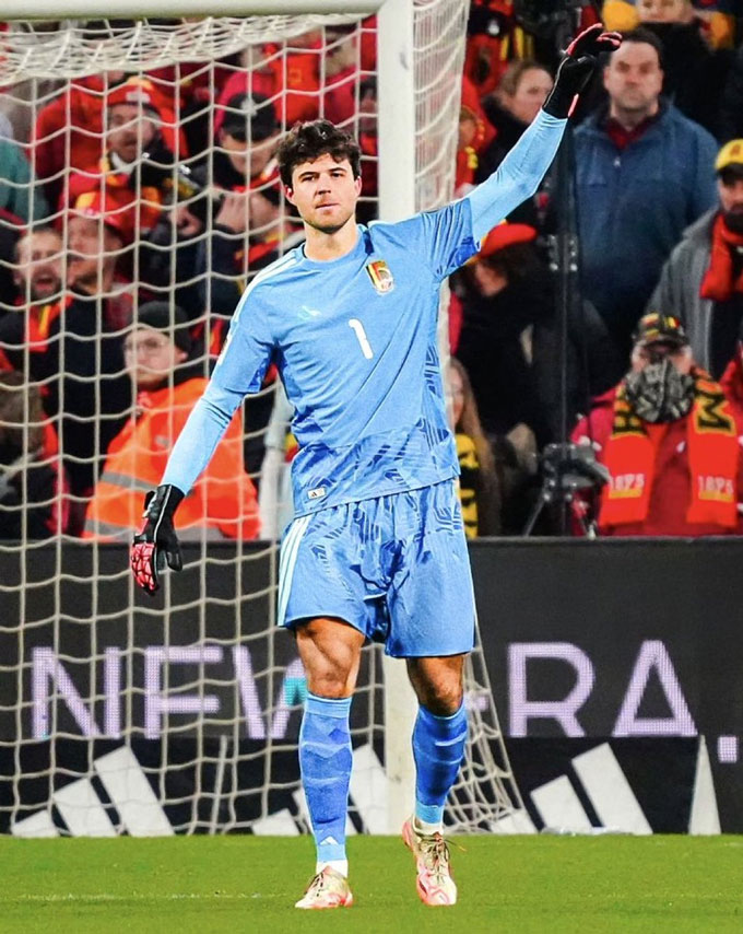 Lammens có màn ra mắt hoàn hảo