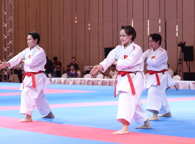Kata đồng đội nữ, một trong những nội dung thế mạnh của karate Việt Nam. Ảnh: Đức Cường